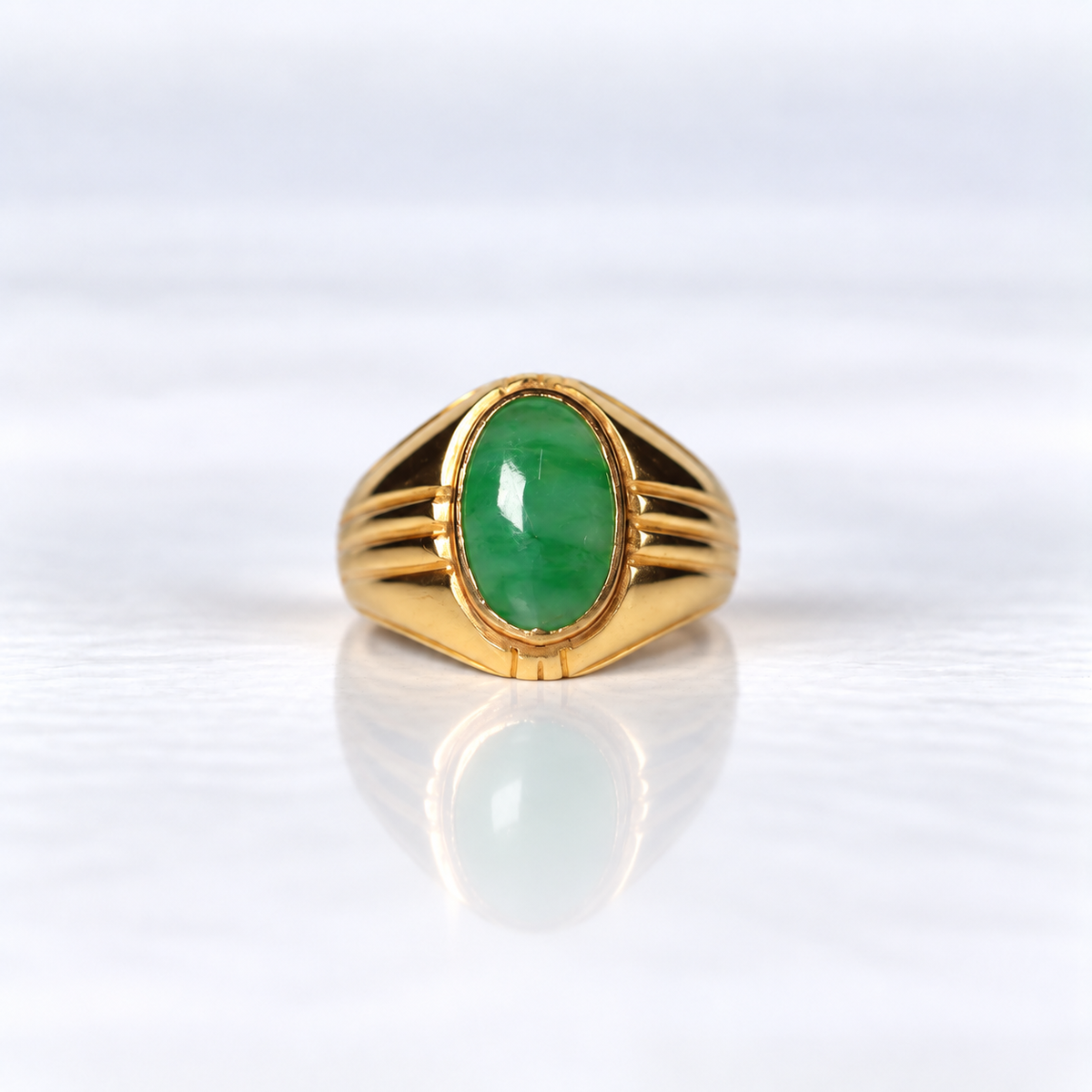 18ct Yellow Gold Men’s Ring with Cabochon Jade