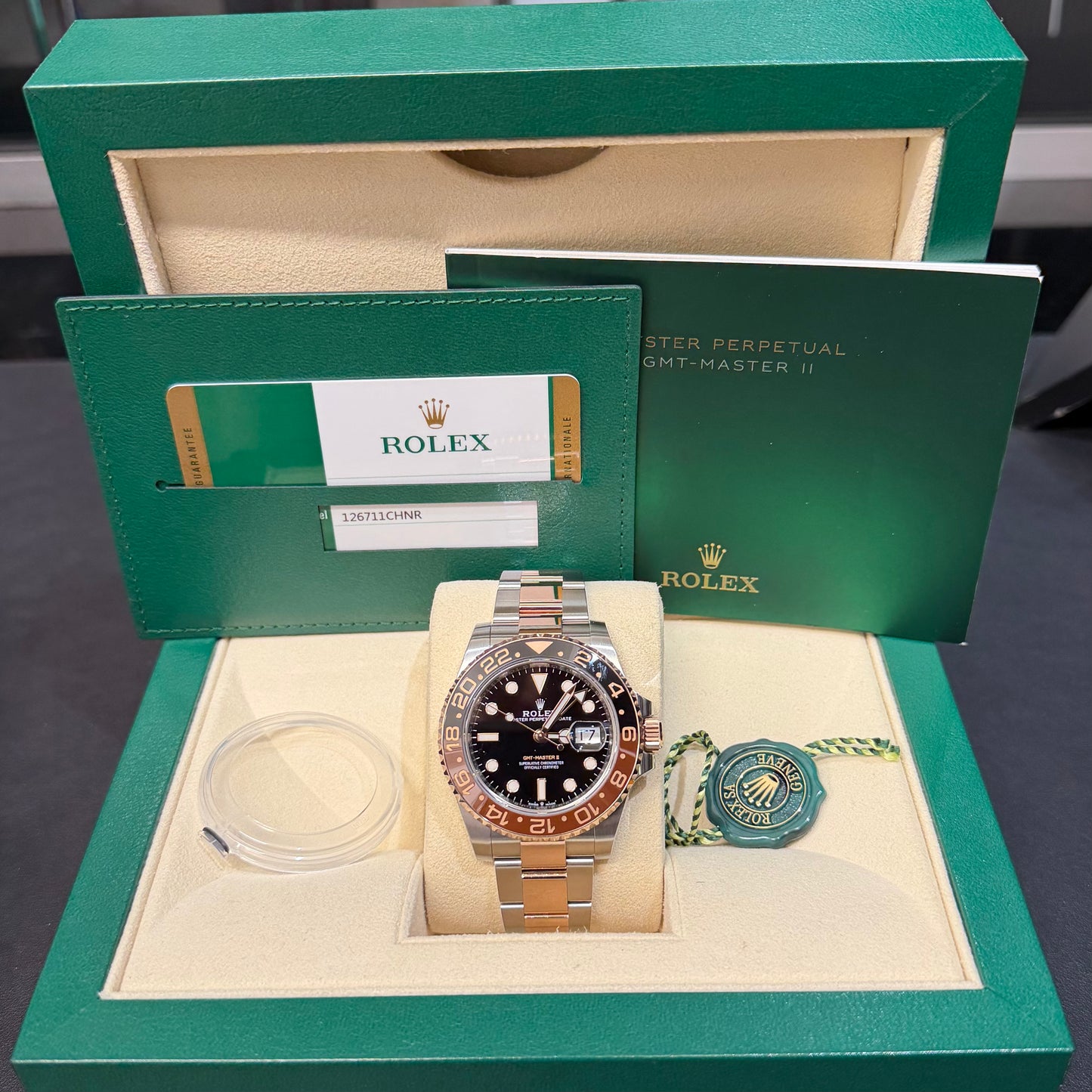 Rolex GMT-MASTER II 'ROOTBEER' = 126711CHNR