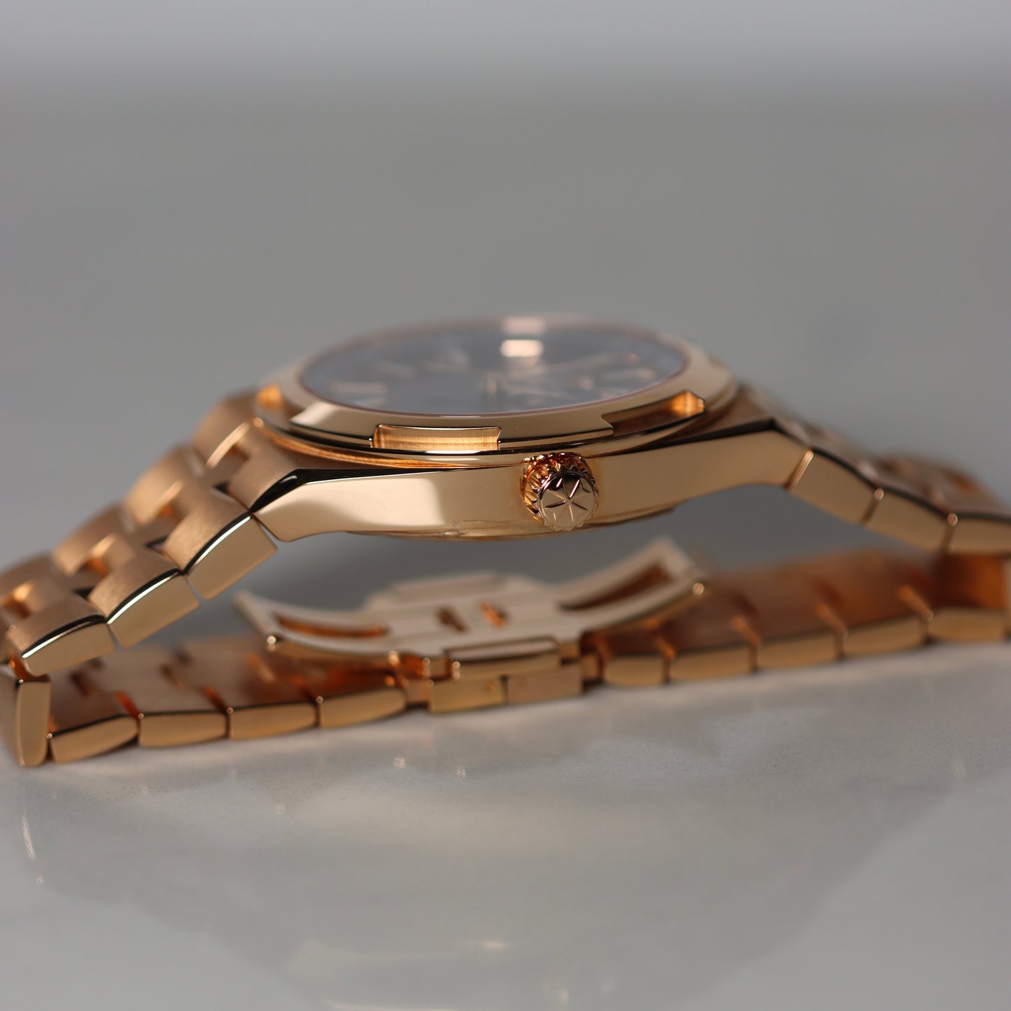 Unworn Vacheron Constantin Overseas - 4500V/110R - Box & Papers