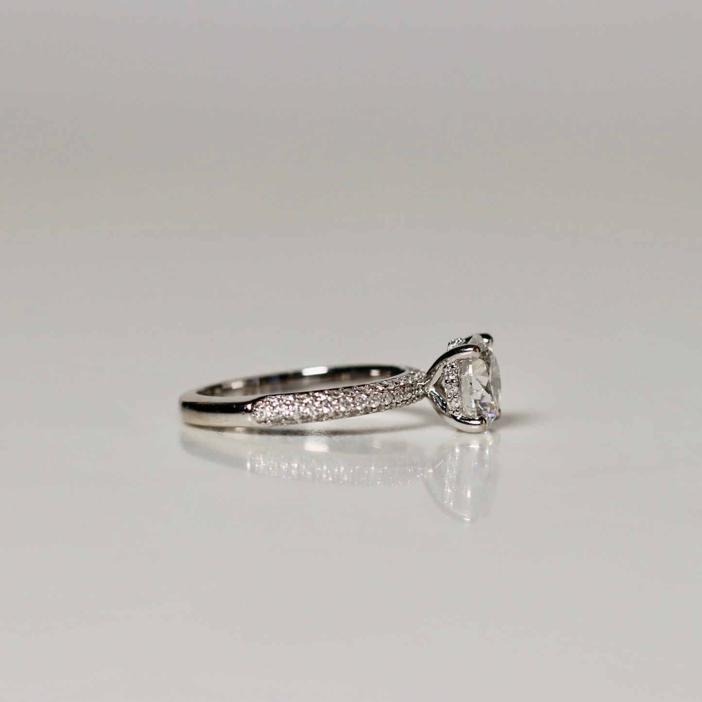 18K White Gold Oval Diamond Ring – 1.26ct