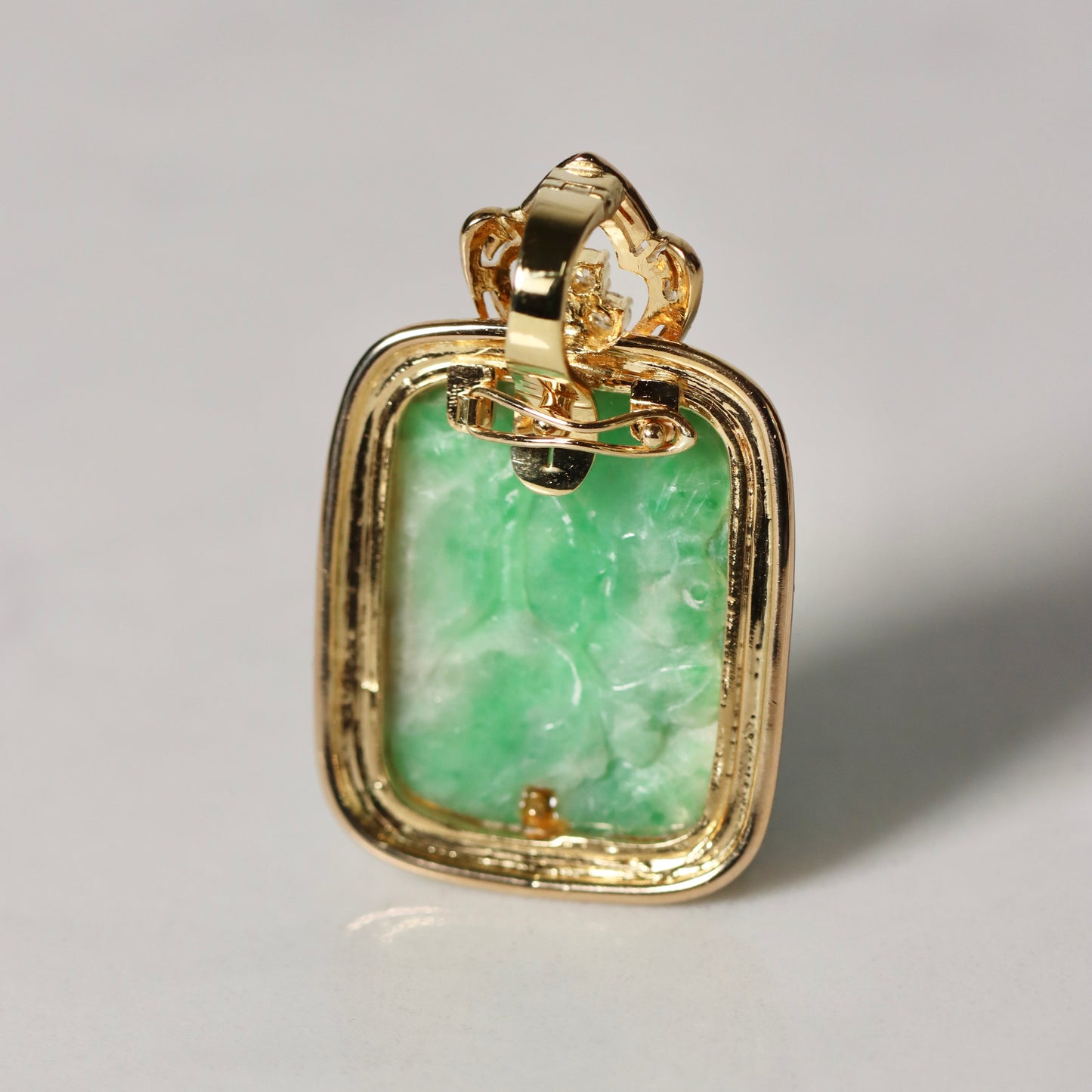 22K Yellow Gold Jadeite Pendant