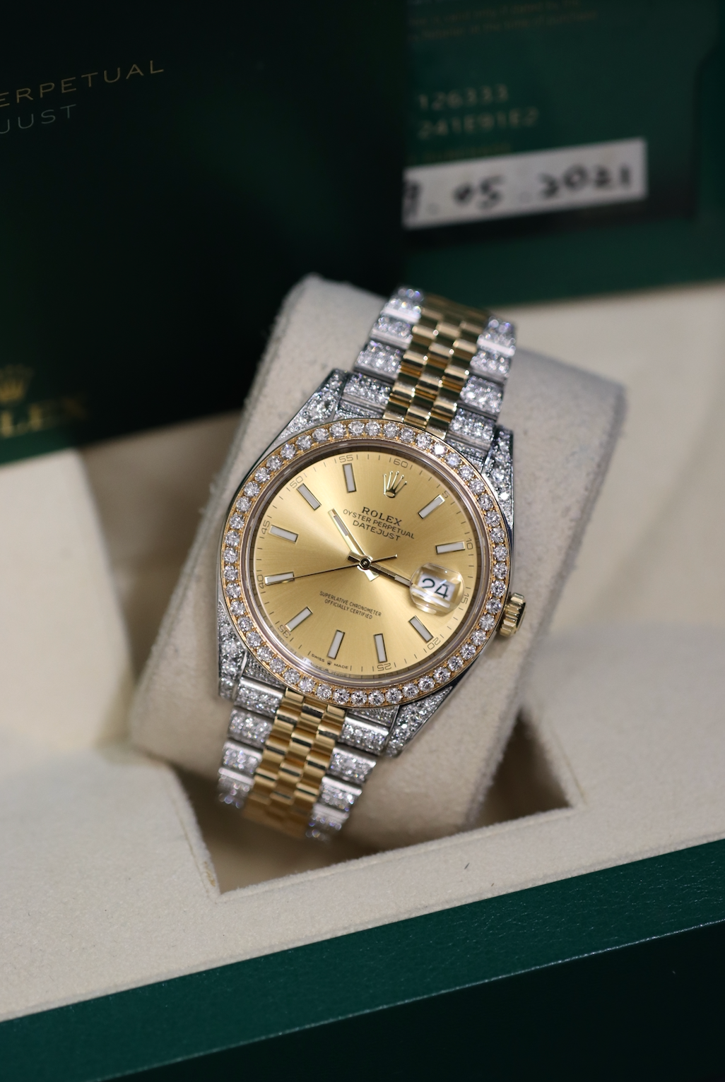 41mm Rolex Datejust 126333 - F VS Diamonds