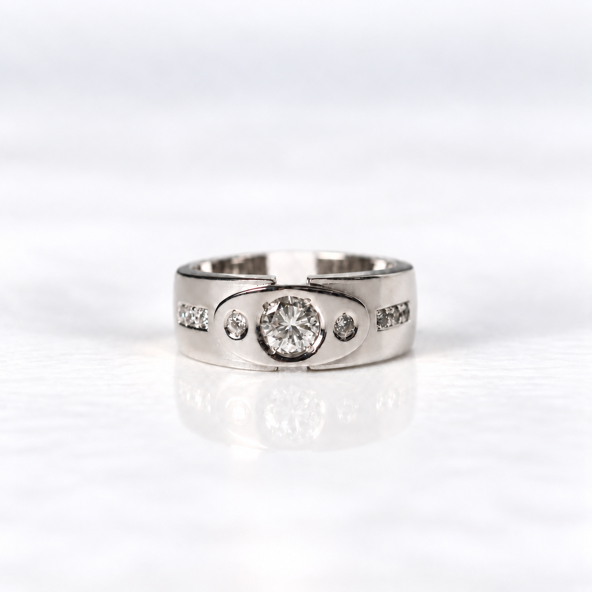 18ct White Gold Men’s Bezel-Set Diamond Ring