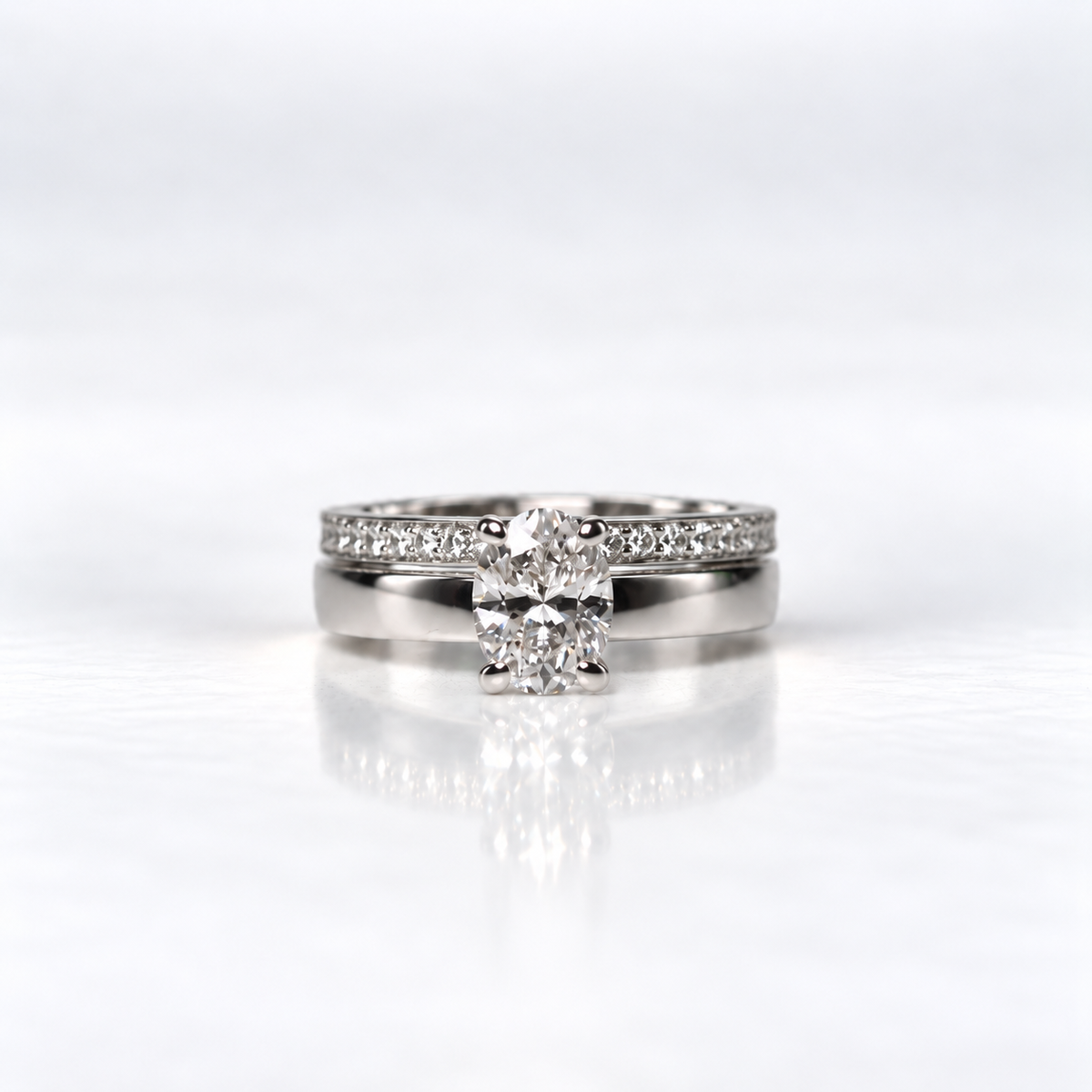 18ct White Gold 0.90ct Oval Diamond Engagement & Wedding Ring Set