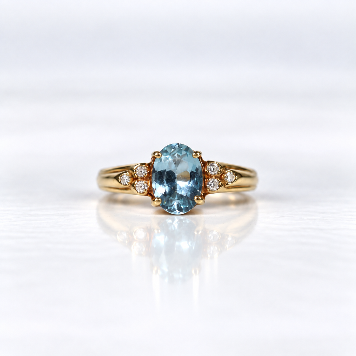 18ct Yellow Gold 1.25ct Aquamarine and Diamond Vintage-Style Dress Ring