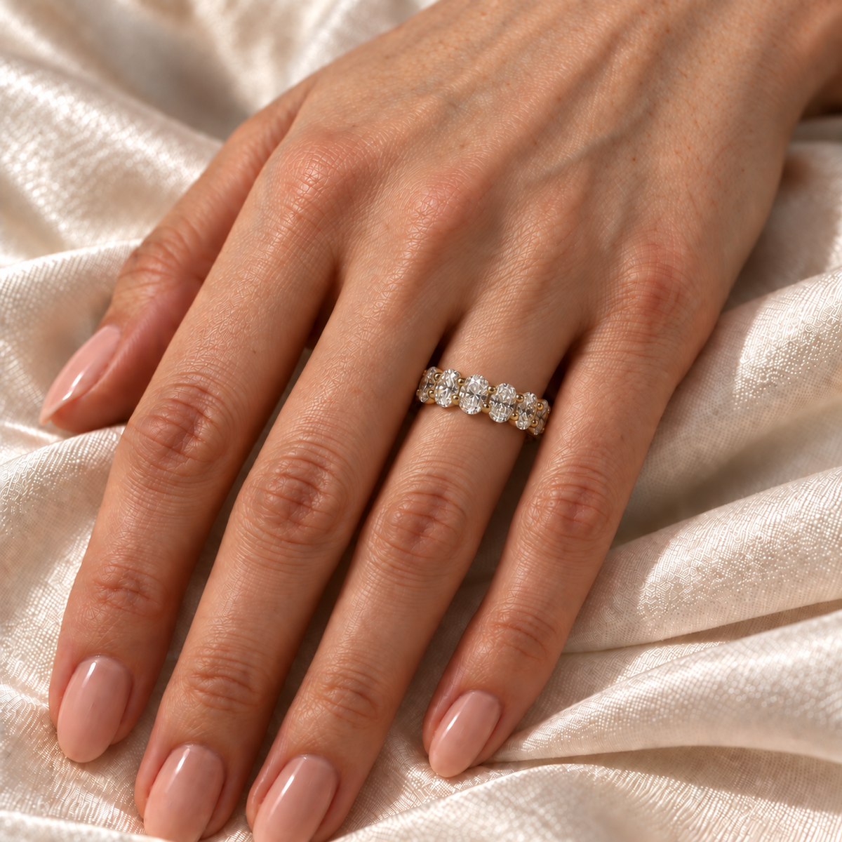 18ct Yellow Gold Approx. 3.00ct Oval-Cut Lab-Grown Diamond Ring