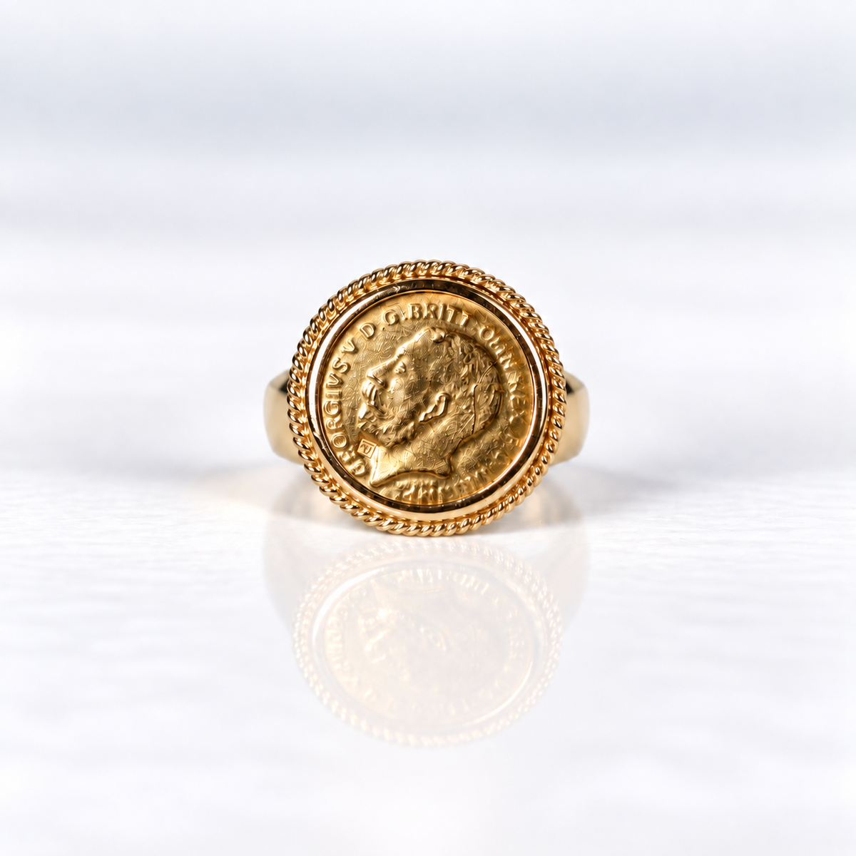 18ct Yellow Gold Half Sovereign Mens Ring with 22ct Gold Coin