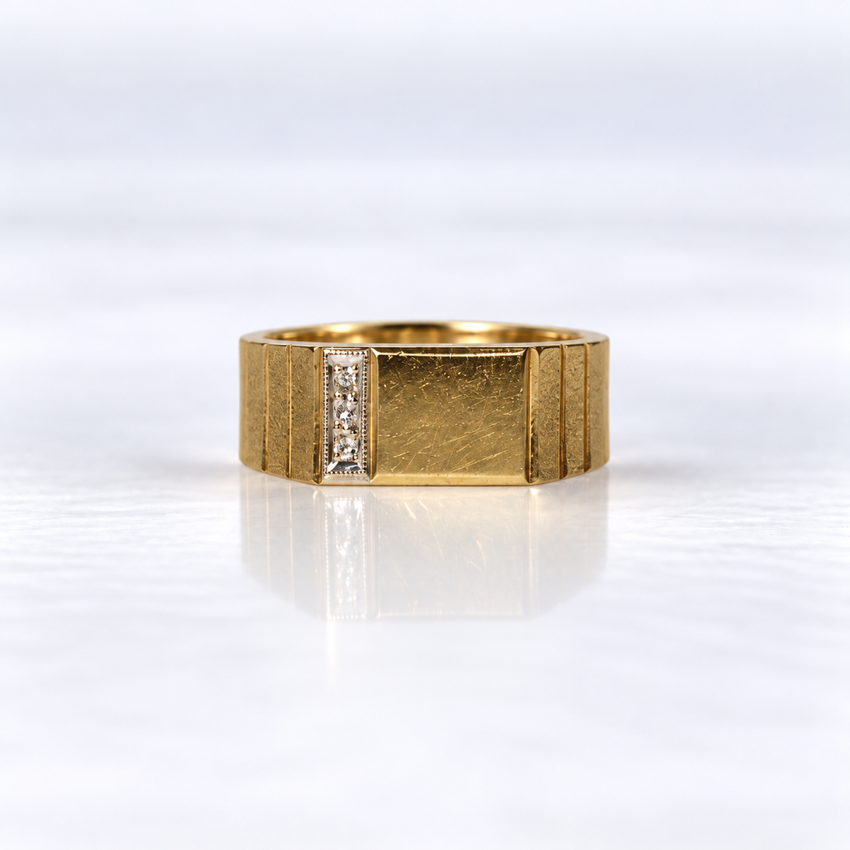 18ct Yellow Gold Men’s Single-Row Diamond Ring