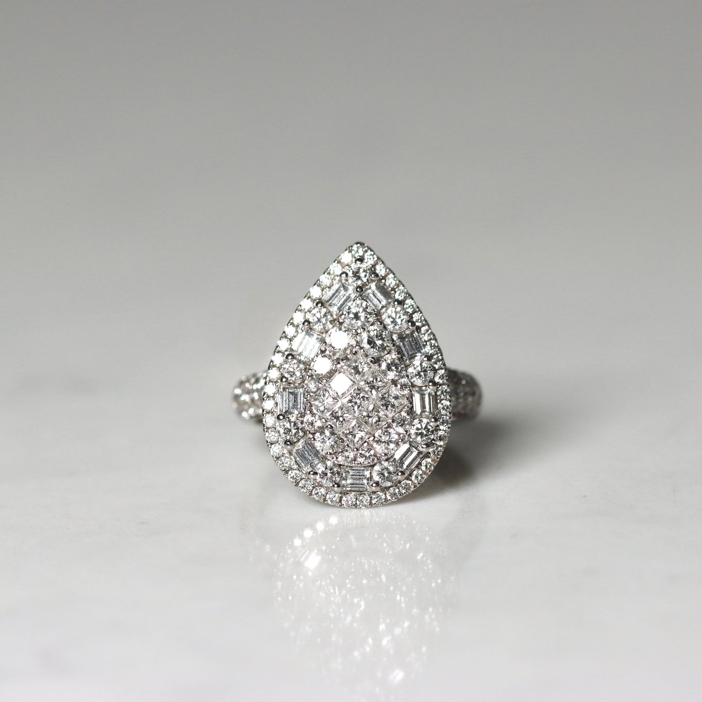 18K White Gold Illusion Pear Diamond Ring