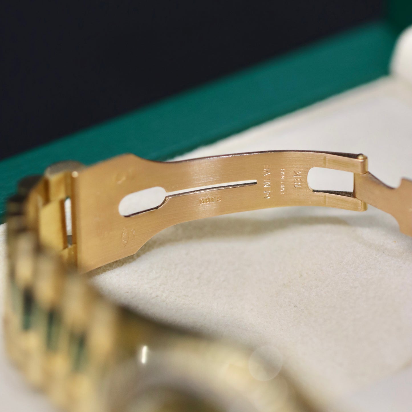 Rolex Day-Date 36MM - Rare Blue Sapphire & Diamond String Dial - 18238