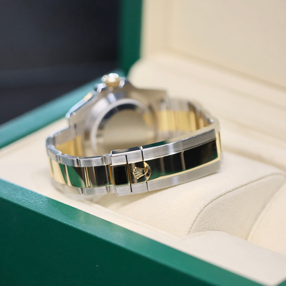 2015 Rolex Submariner 40MM - 116613LN - Box & Papers
