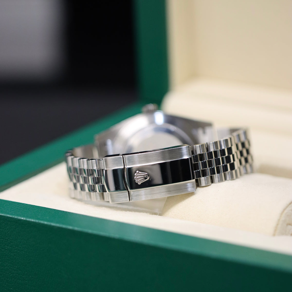 ON hold - Rolex Datejust 41MM - 126300 - F VS Natural Diamonds - Box & Papers
