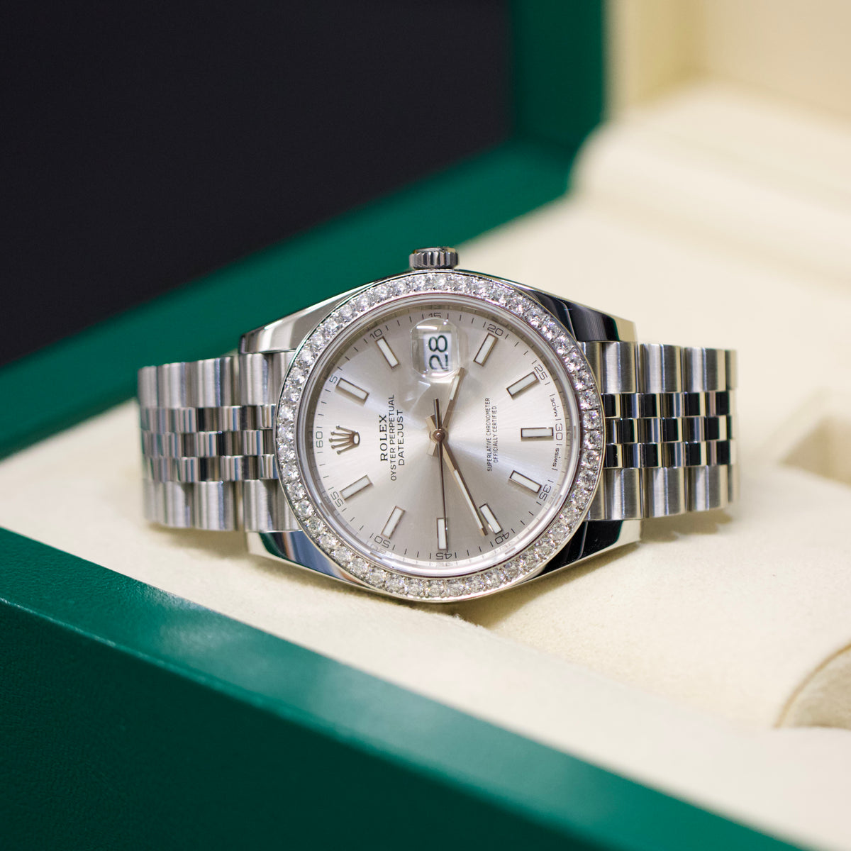 ON hold - Rolex Datejust 41MM - 126300 - F VS Natural Diamonds - Box & Papers