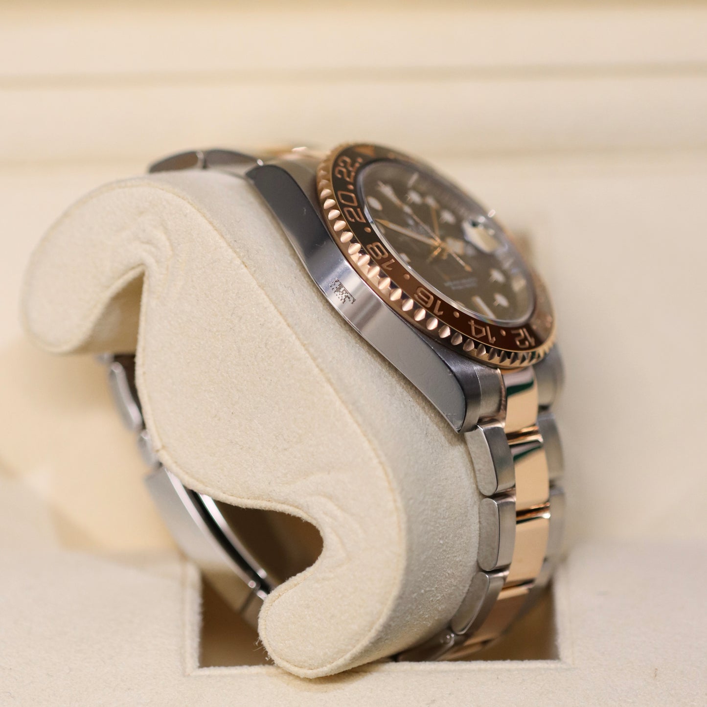 Rolex GMT-MASTER II 'ROOTBEER' = 126711CHNR