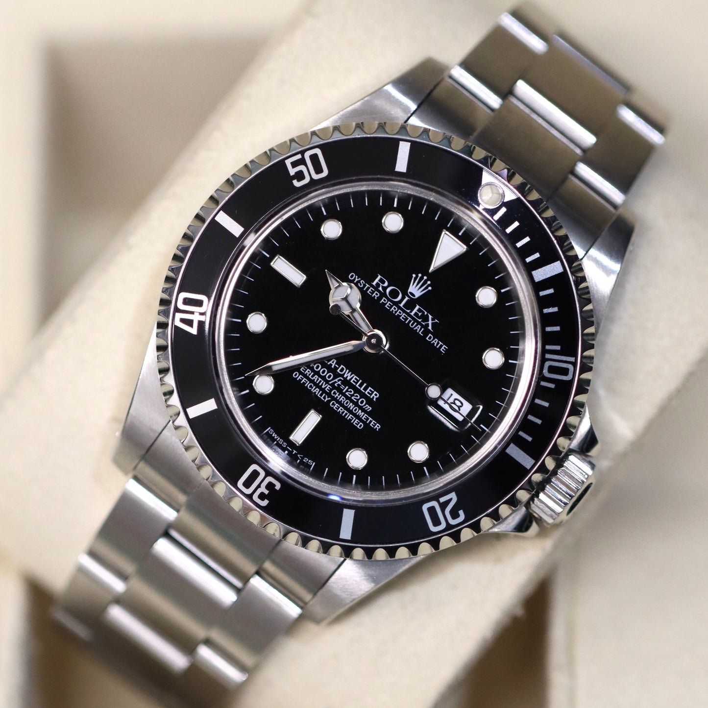 Rolex Sea-Dweller 16600 - 40MM - B&P