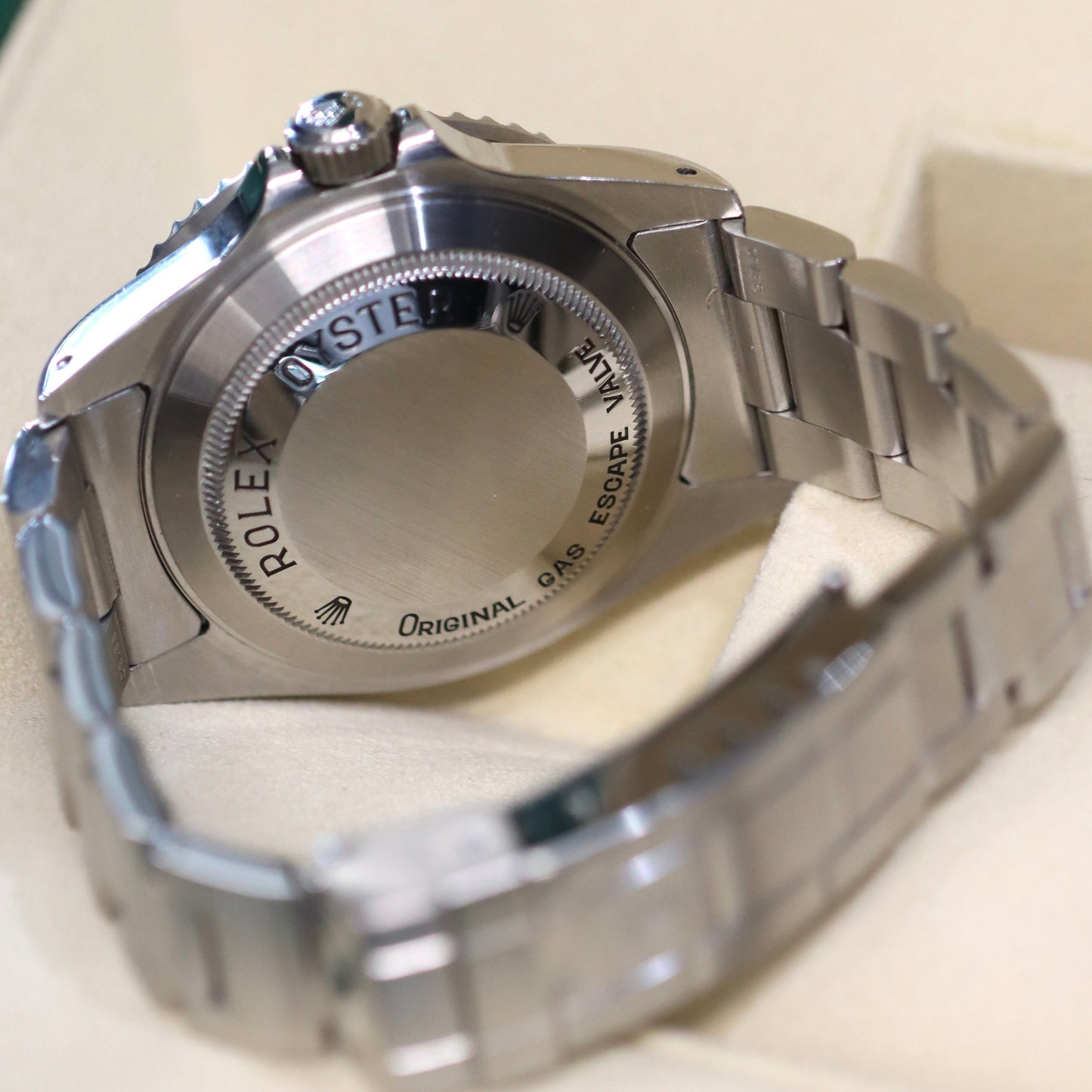 Rolex Sea-Dweller 16600 - 40MM - B&P