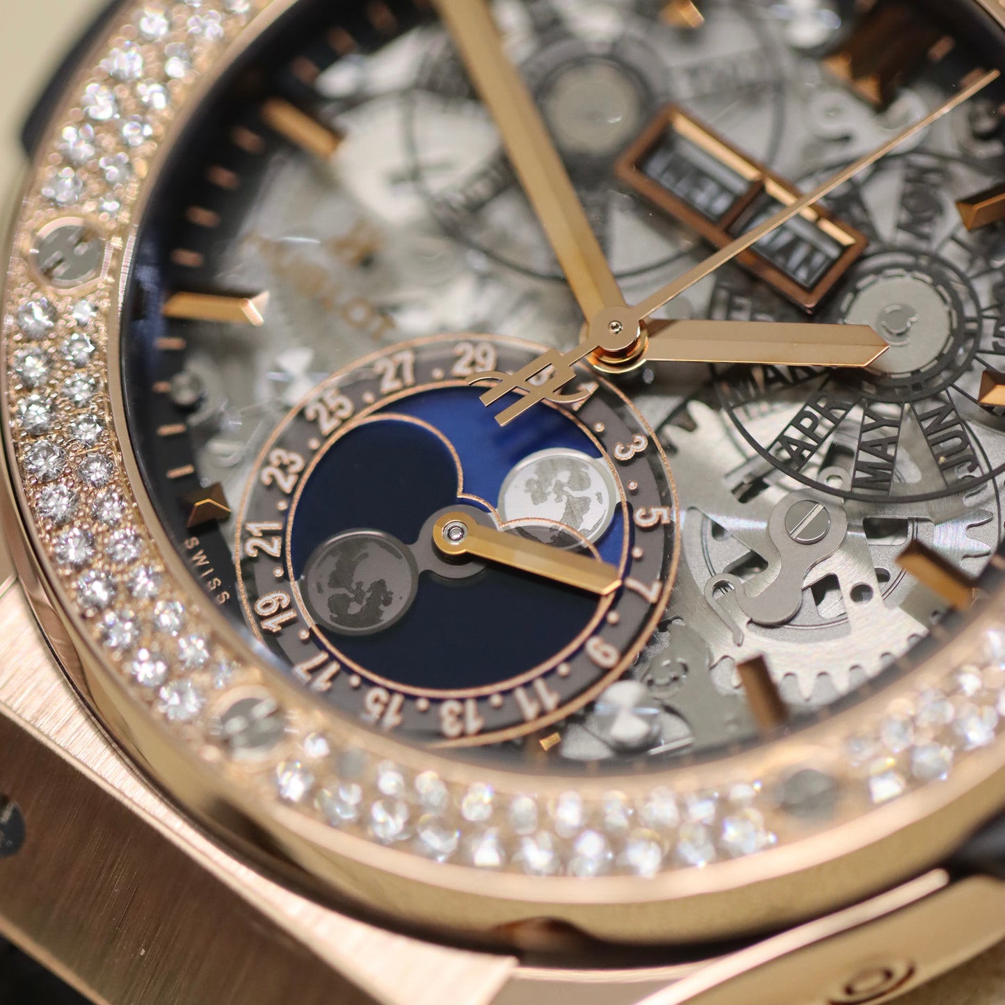 Hublot Aerofusion Moonphase 18K King Gold - VS Diamonds - 517.OX.0180.LR