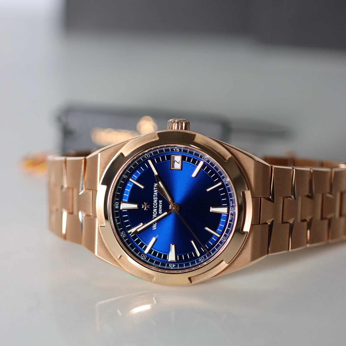 Unworn Vacheron Constantin Overseas - 4500V/110R - Box & Papers