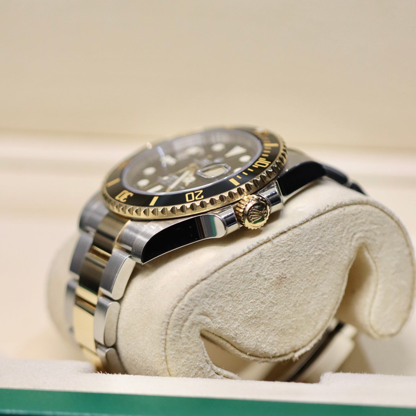 2018 Rolex Submariner 116613LN - 40MM - BOX & PAPERS