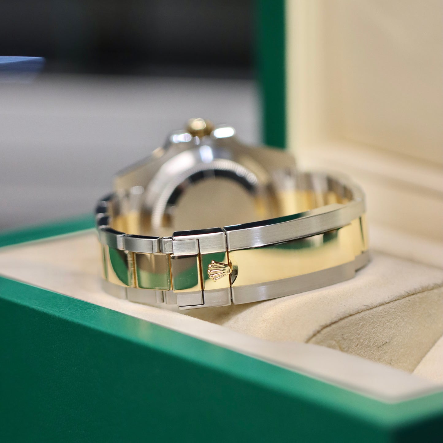 2018 Rolex Submariner 116613LN - 40MM - BOX & PAPERS