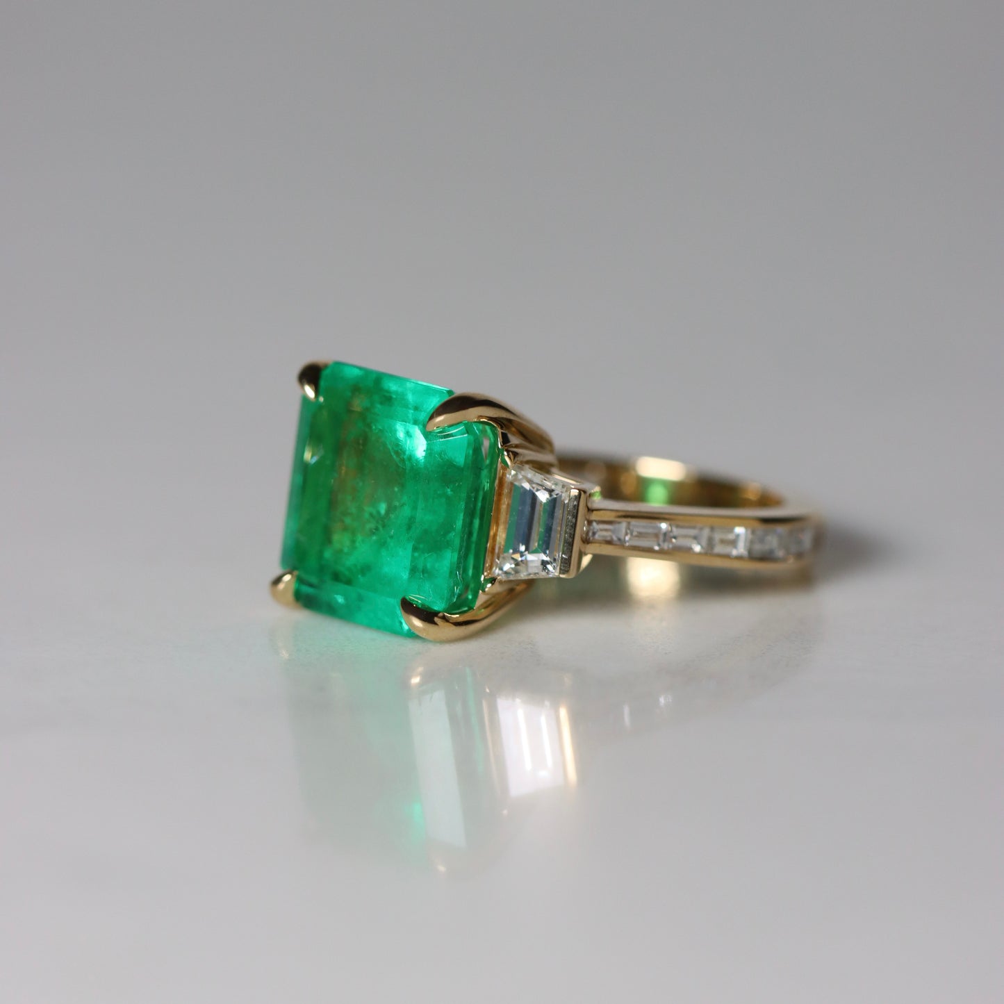 7.13ct Natural Emerald & Diamond Ring