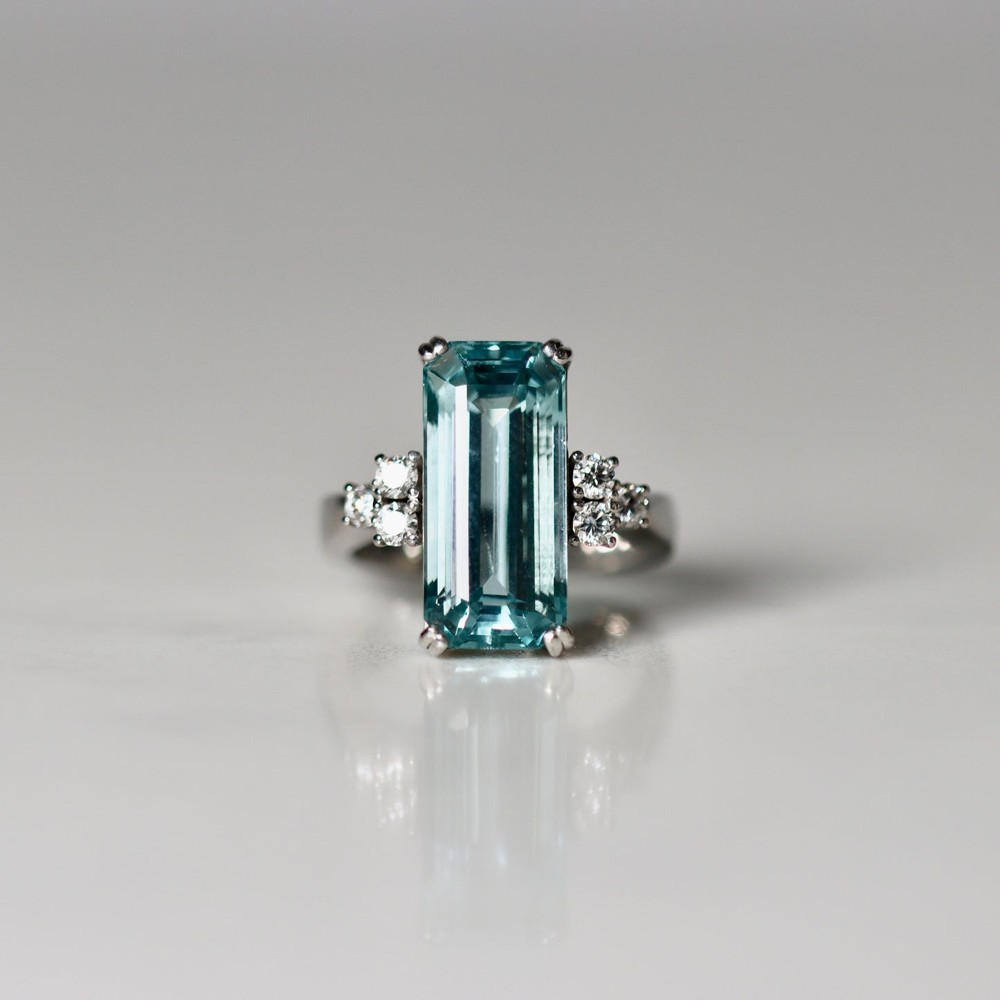 18ct White Gold Aquamarine & Diamond Ring