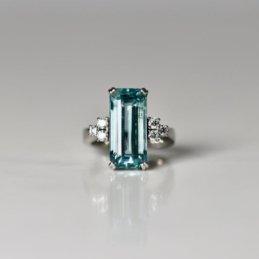 18ct White Gold Aquamarine & Diamond Ring