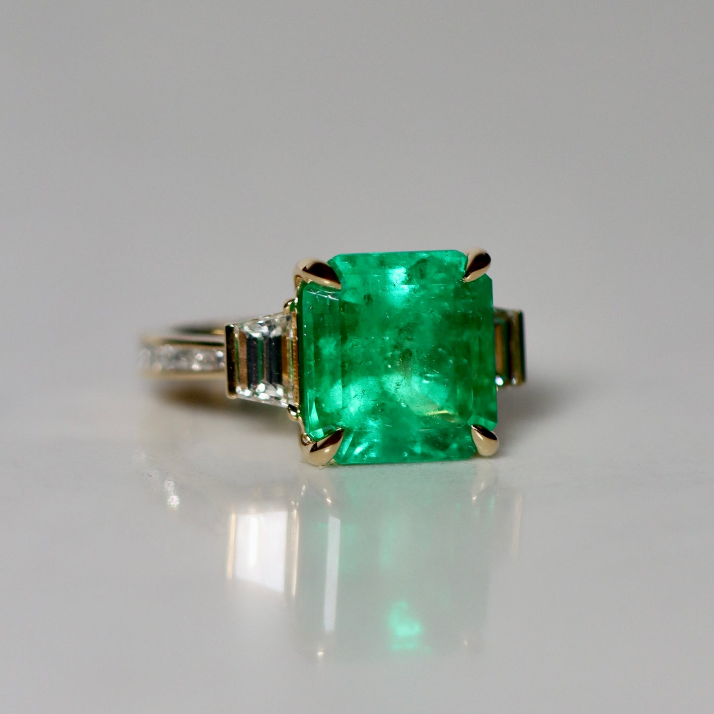 7.13ct Natural Emerald & Diamond Ring