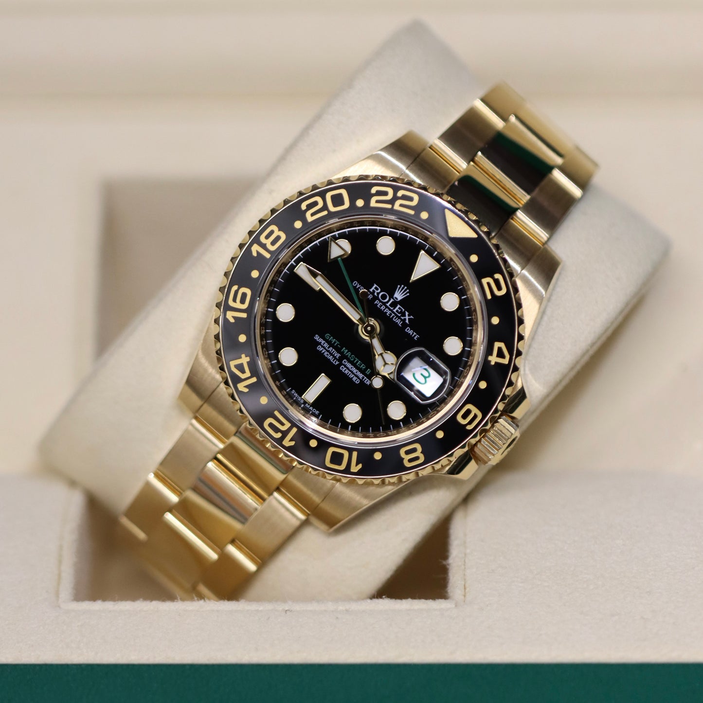 2011 Rolex GMT-MASTER II - 116718LN - Full Set