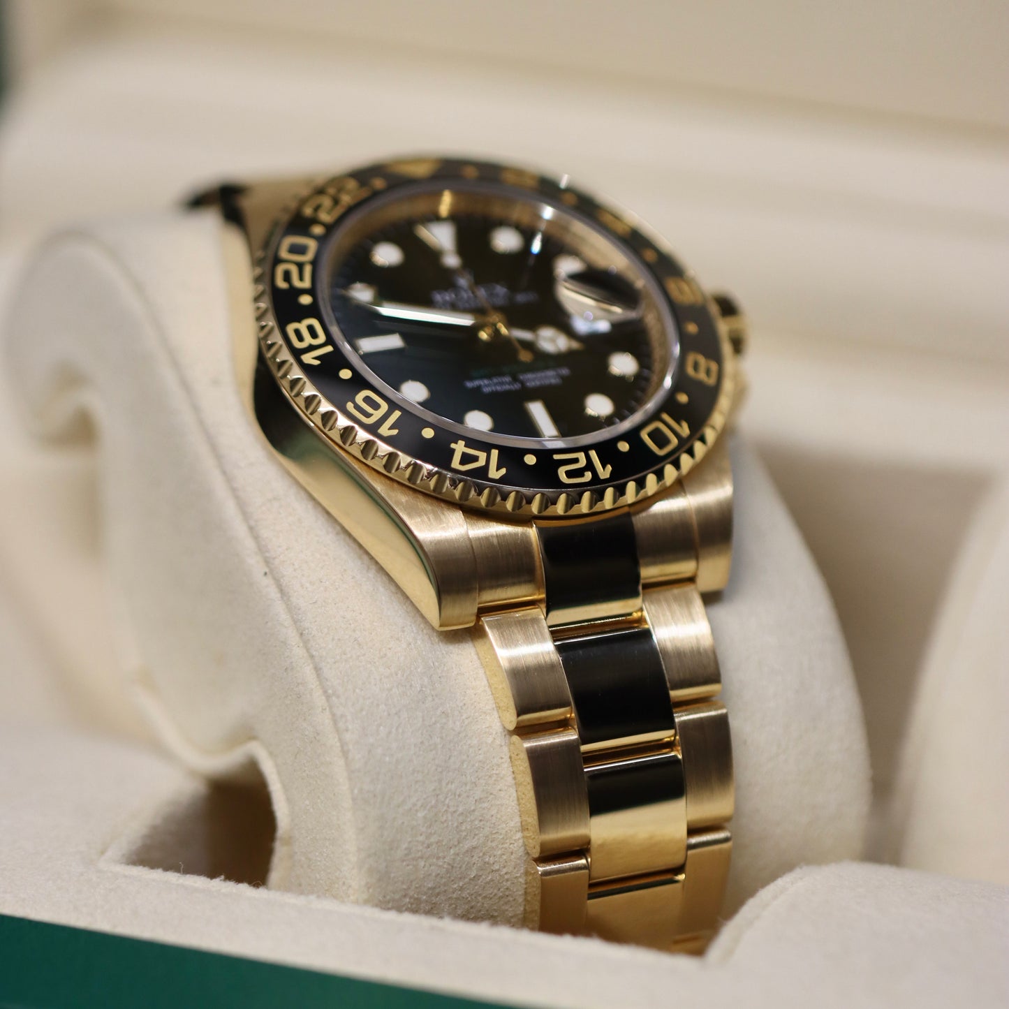 2011 Rolex GMT-MASTER II - 116718LN - Full Set
