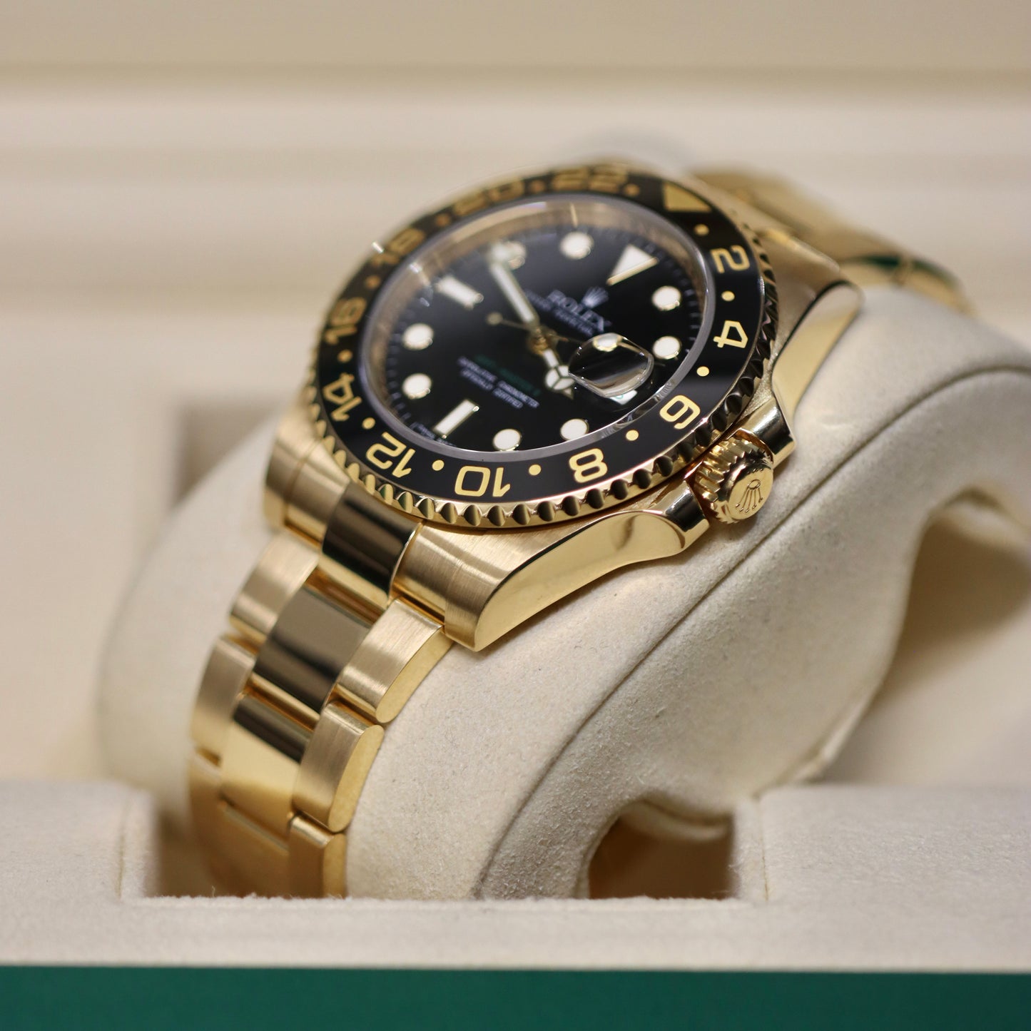 2011 Rolex GMT-MASTER II - 116718LN - Full Set