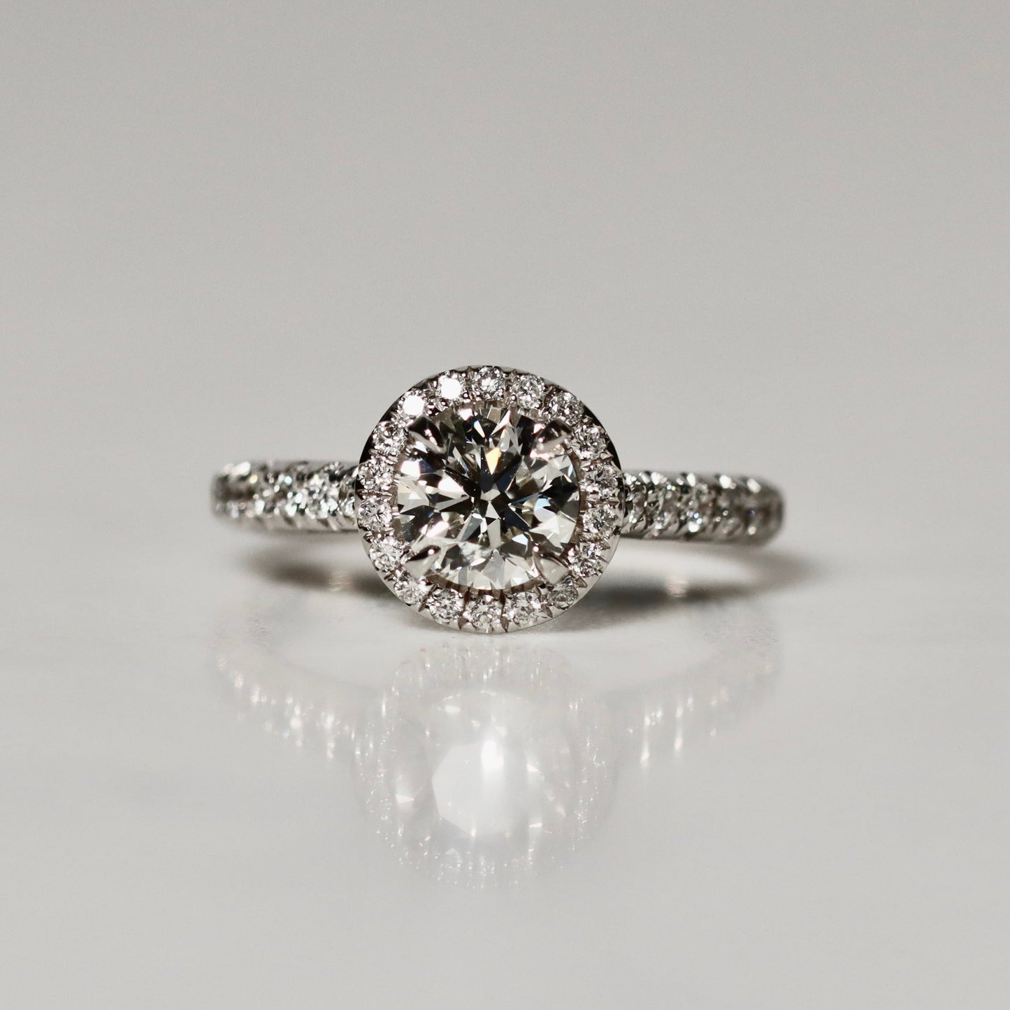 18ct White Gold Diamond Halo Engagement Ring