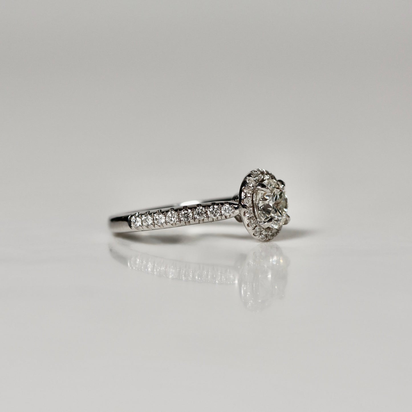 18ct White Gold Diamond Halo Engagement Ring