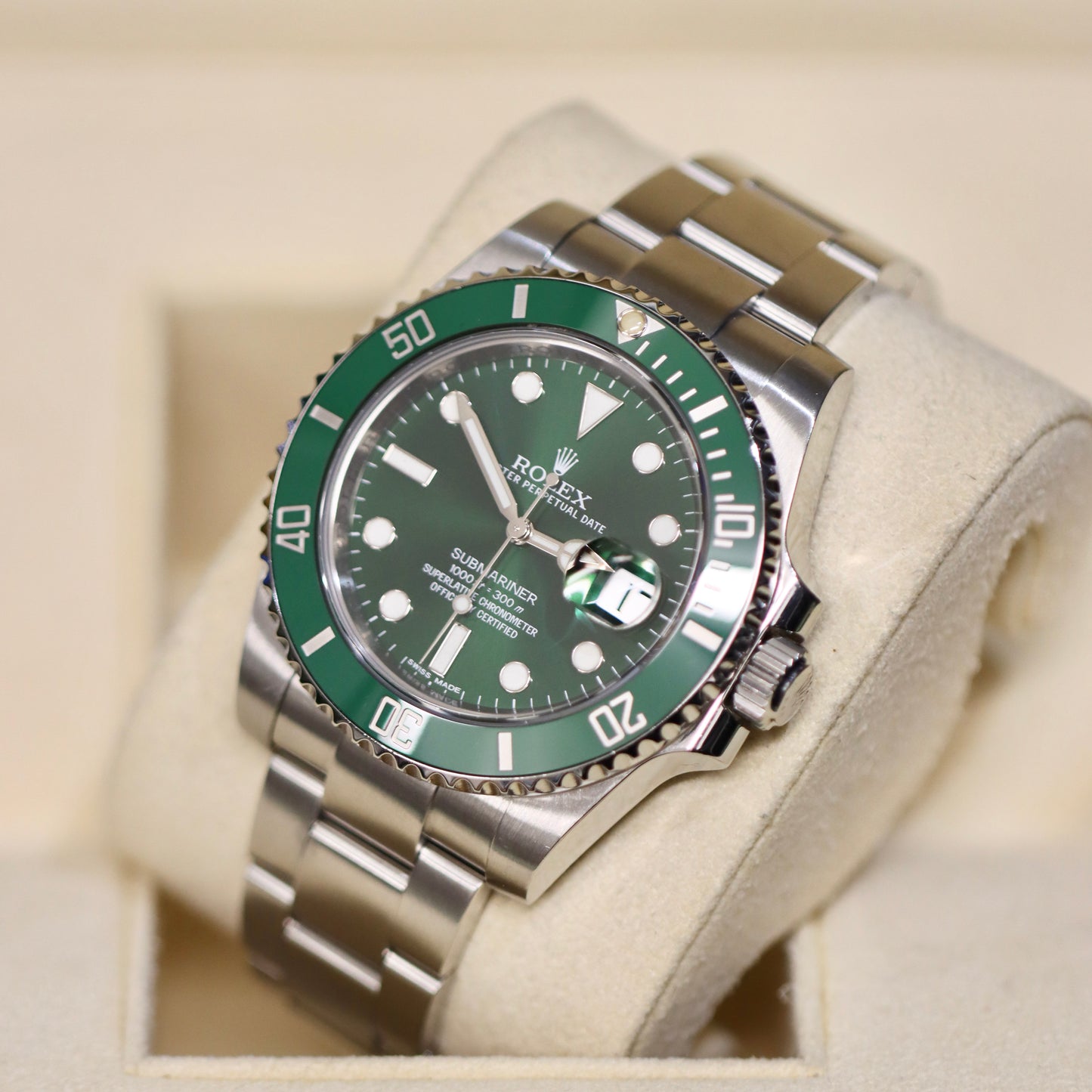 Rolex Submariner 'Hulk' 116610LV - 40MM - Box & Papers