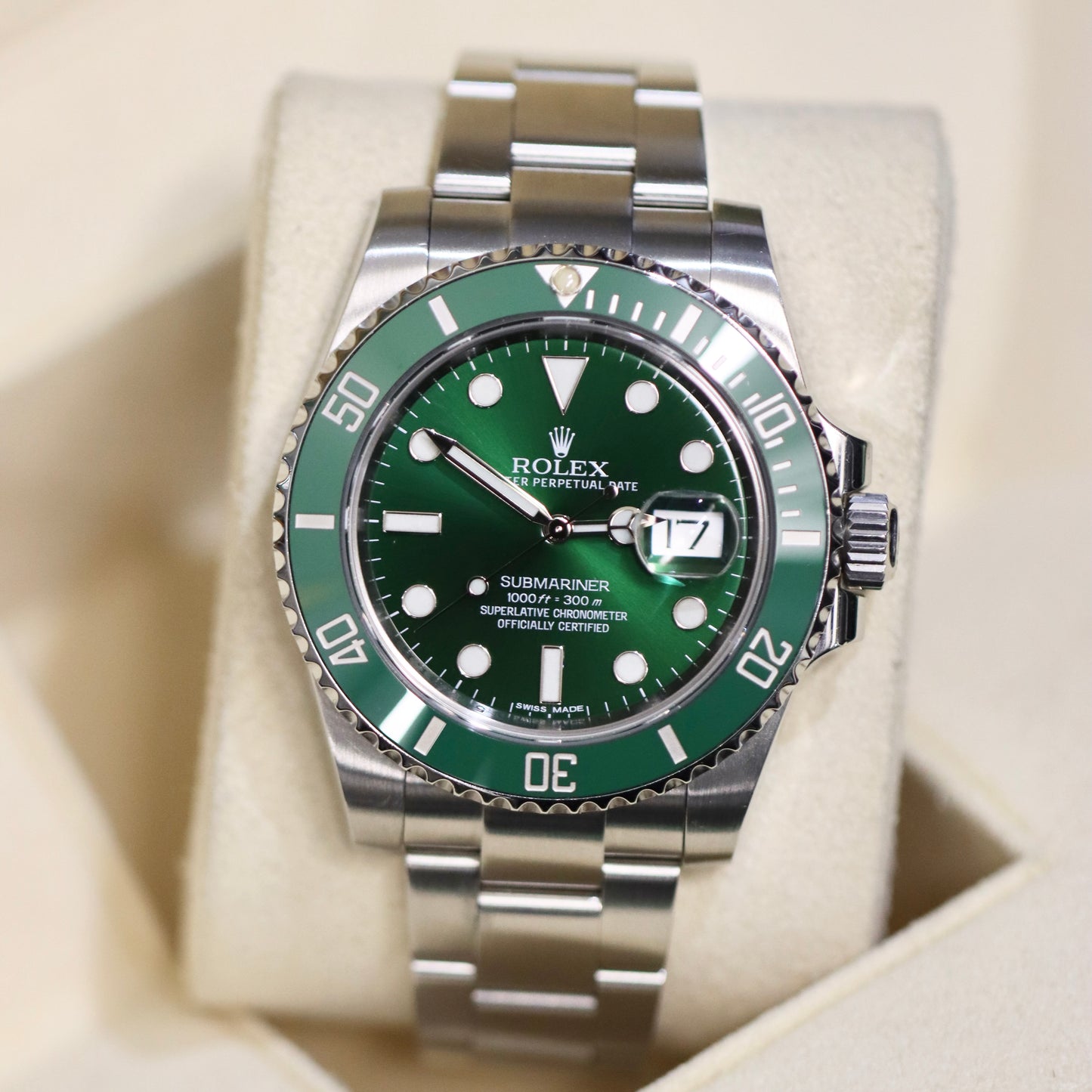 Rolex Submariner 'Hulk' 116610LV - 40MM - Box & Papers