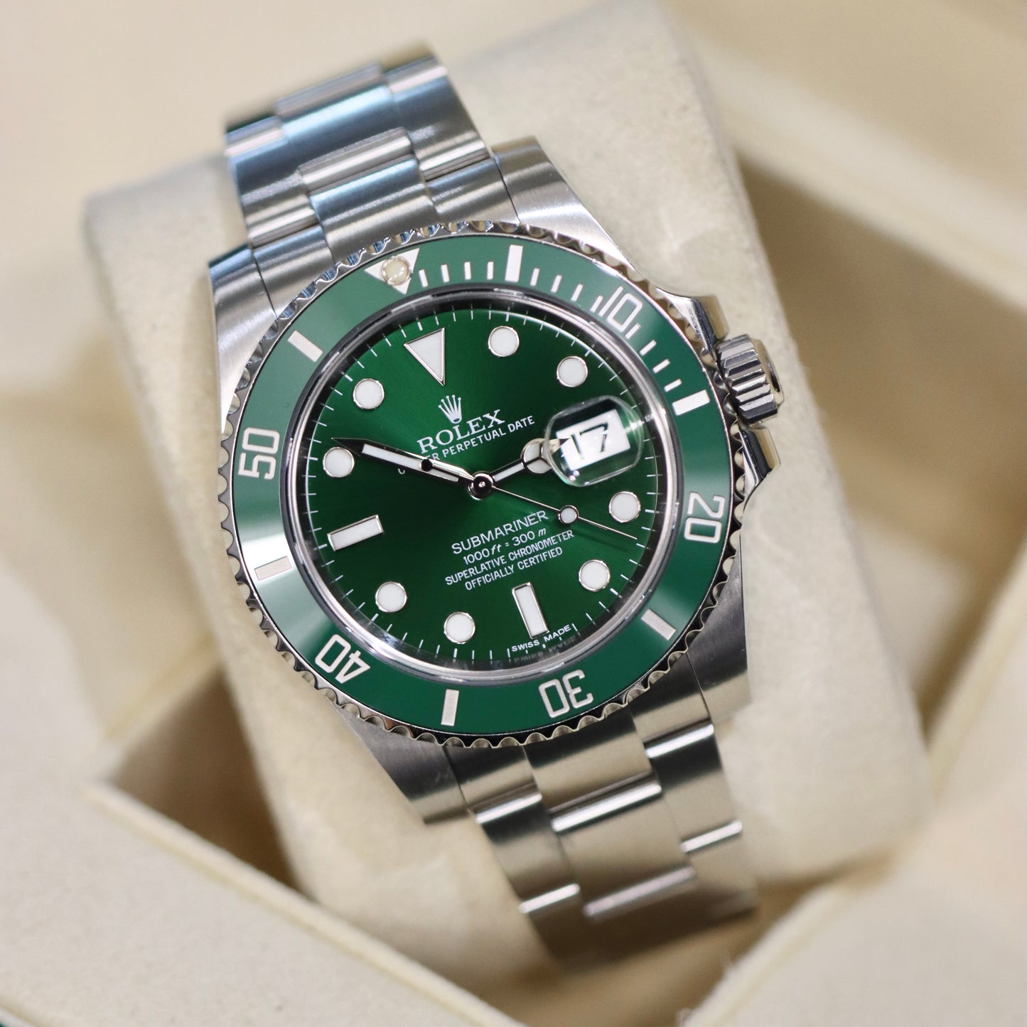 Rolex Submariner 'Hulk' 116610LV - 40MM - Box & Papers