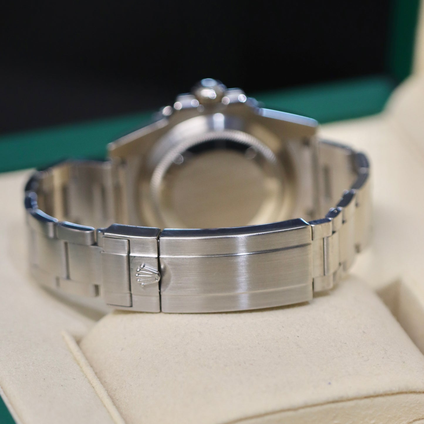 Rolex Submariner 'Hulk' 116610LV - 40MM - Box & Papers