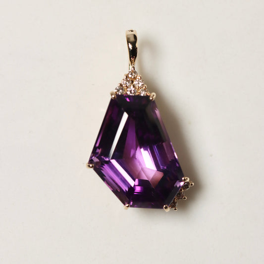32ct Amethyst & Diamond Pendant