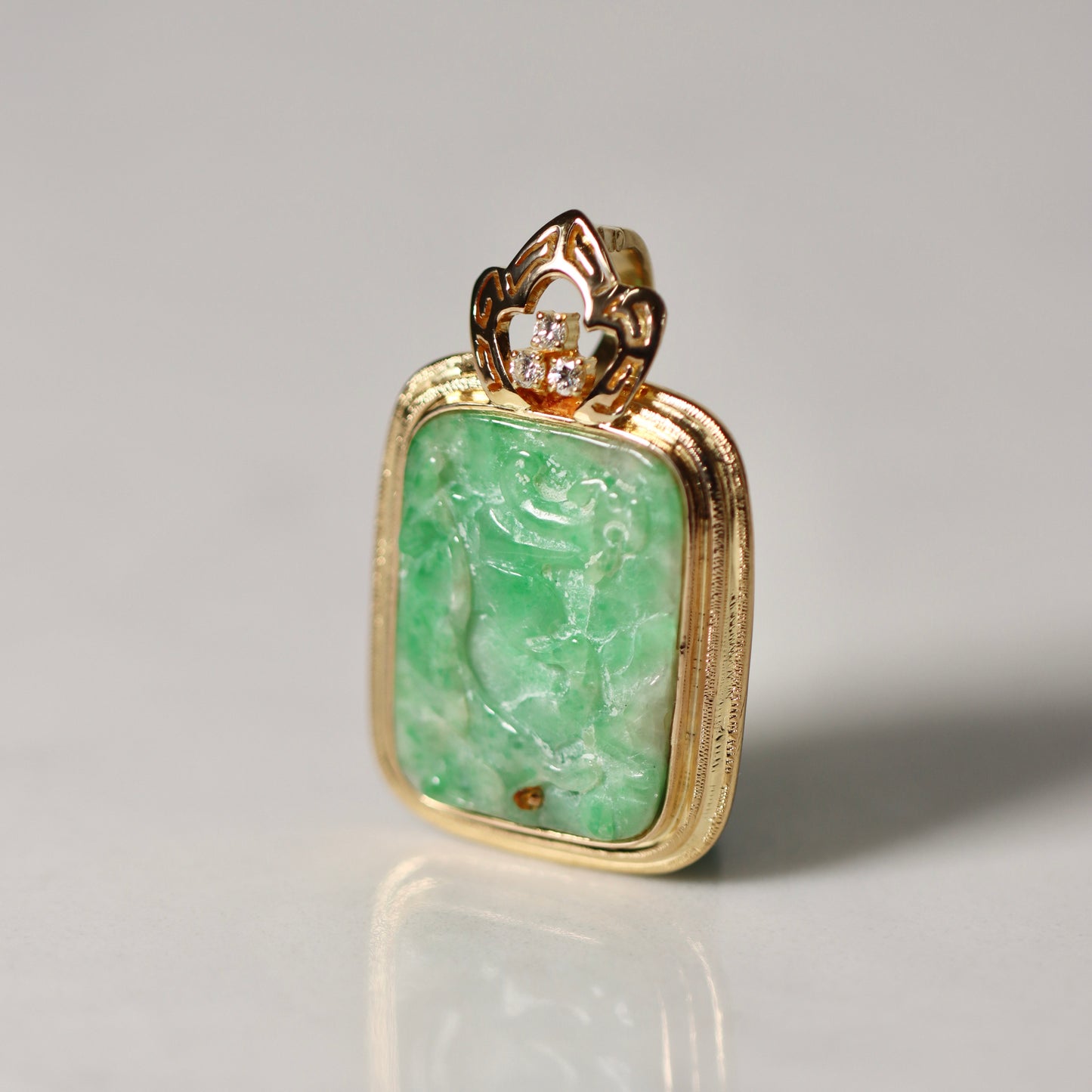 22K Yellow Gold Jadeite Pendant