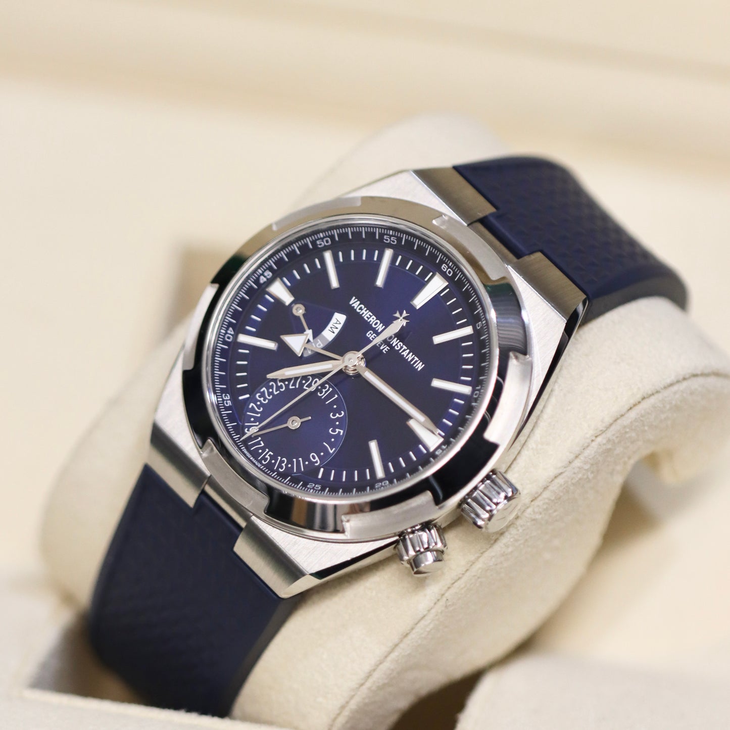 Vacheron Constantin Overseas 7900V - Dual Time - Blue