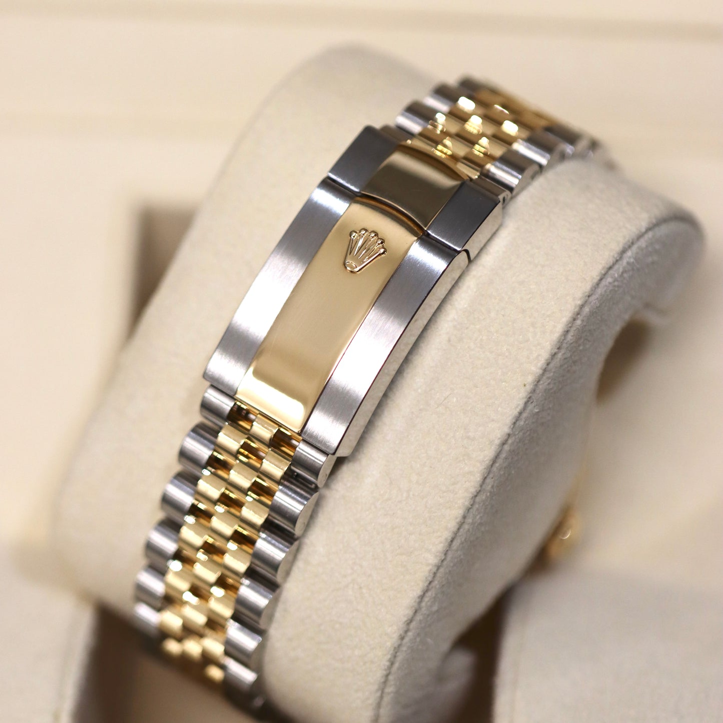 2024 Rolex Sky-Dweller 336933 - Champagne - Jubilee - Box & Papers