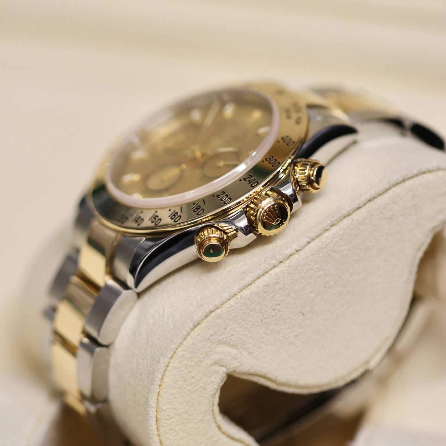 2004 Rolex Daytona 116523 -Champagne - 40MM - Box & Papers