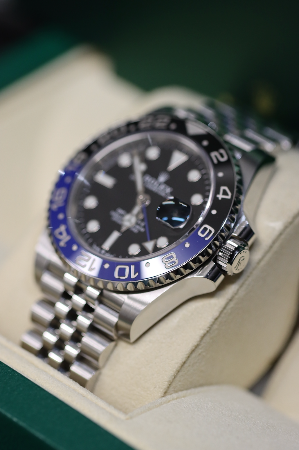 Rolex GMT MASTER II - Batgirl - 126710BLNR