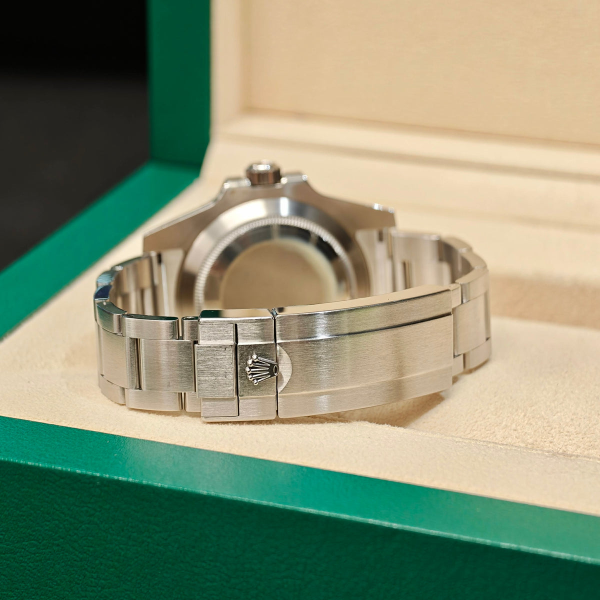 2011 Rolex Submariner Date 116610LN - 40MM - Box & Card